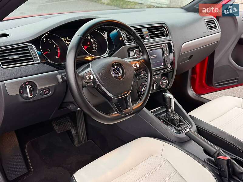 Седан Volkswagen Jetta 2016 в Києві