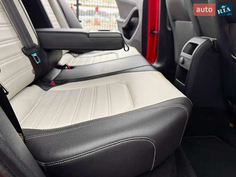 Седан Volkswagen Jetta 2016 в Києві