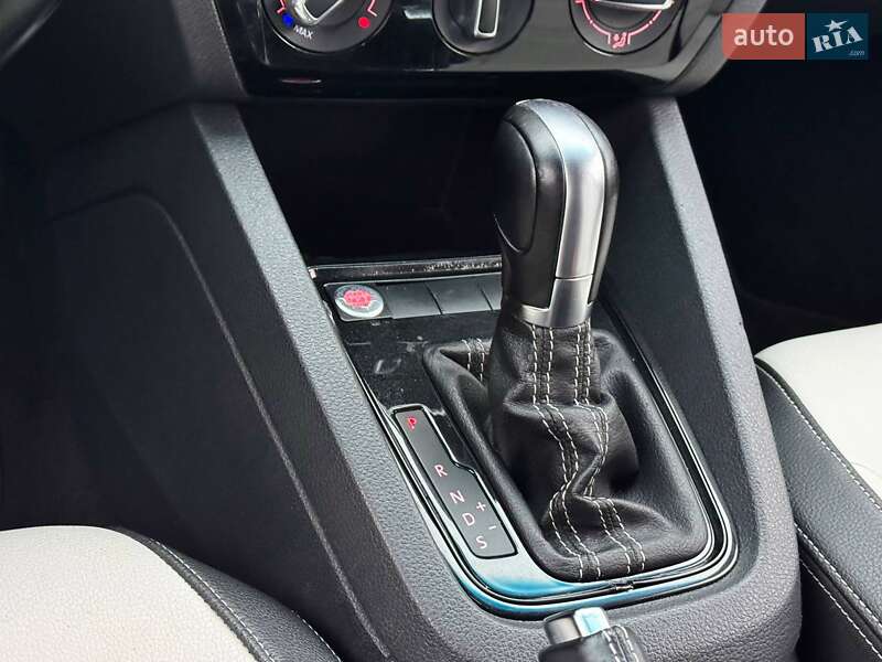 Седан Volkswagen Jetta 2016 в Києві