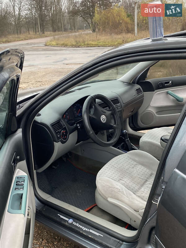 Седан Volkswagen Jetta 2003 в Чернігові