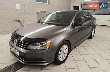 Седан Volkswagen Jetta 2016 в Львові