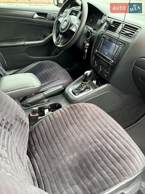 Седан Volkswagen Jetta 2014 в Харькове
