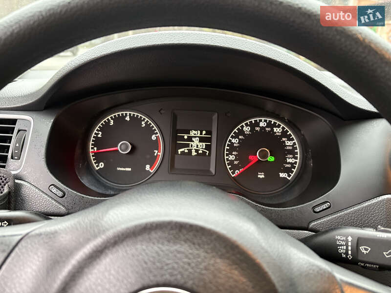 Седан Volkswagen Jetta 2014 в Харькове