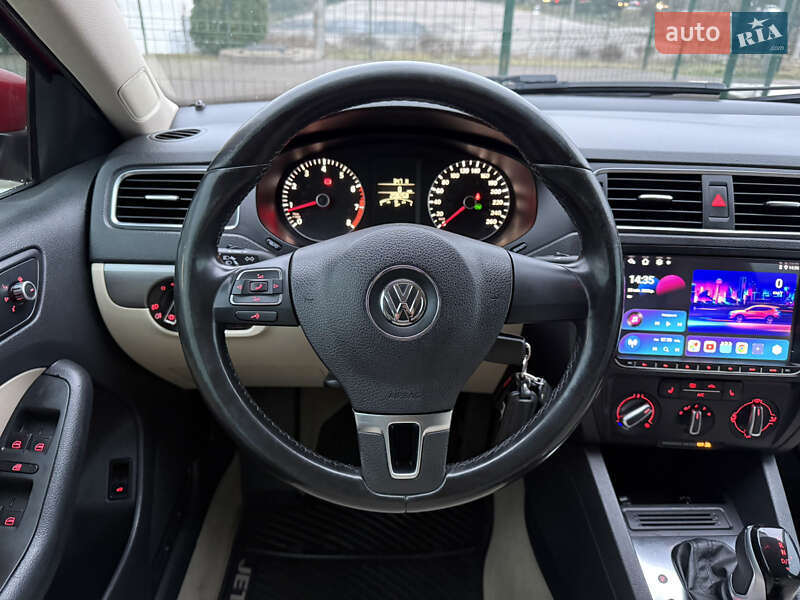 Седан Volkswagen Jetta 2013 в Киеве фото 28 Седан Volkswagen Jetta 2013 в Киеве