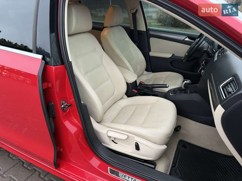 Седан Volkswagen Jetta 2013 в Киеве фото 38 Седан Volkswagen Jetta 2013 в Киеве