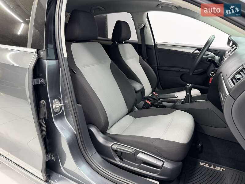 Седан Volkswagen Jetta 2017 в Одессе