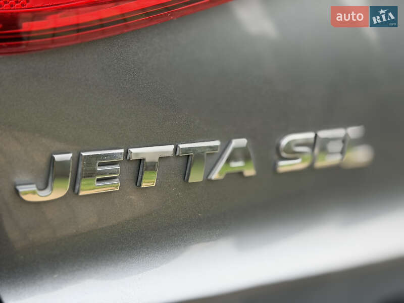 Седан Volkswagen Jetta 2015 в Дніпрі