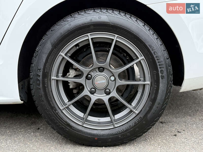 Седан Volkswagen Jetta 2015 в Киеве фото 28 Седан Volkswagen Jetta 2015 в Киеве