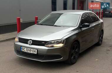 Седан Volkswagen Jetta 2012 в Львове