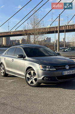 Седан Volkswagen Jetta 2014 в Києві