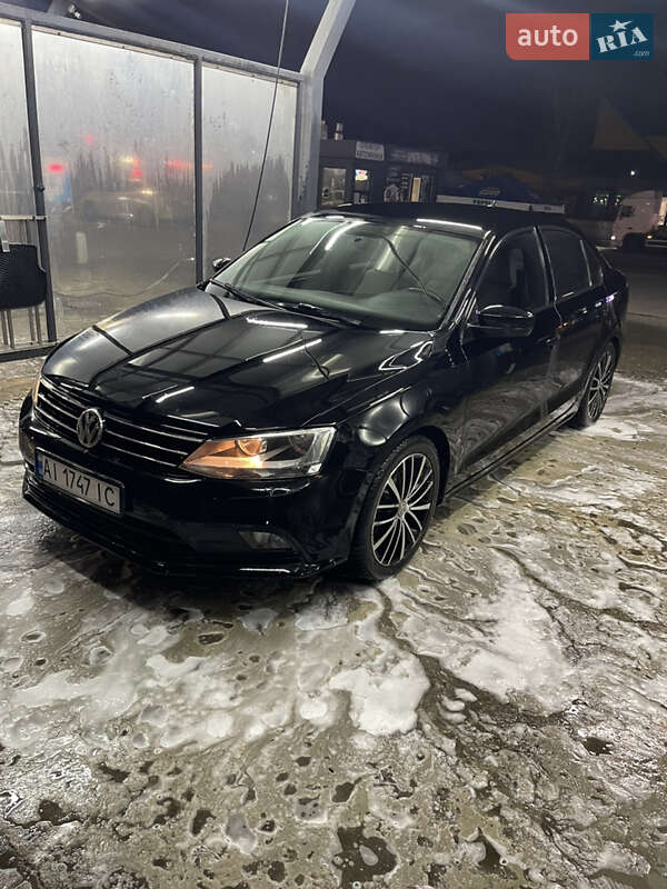 Седан Volkswagen Jetta 2015 в Києві