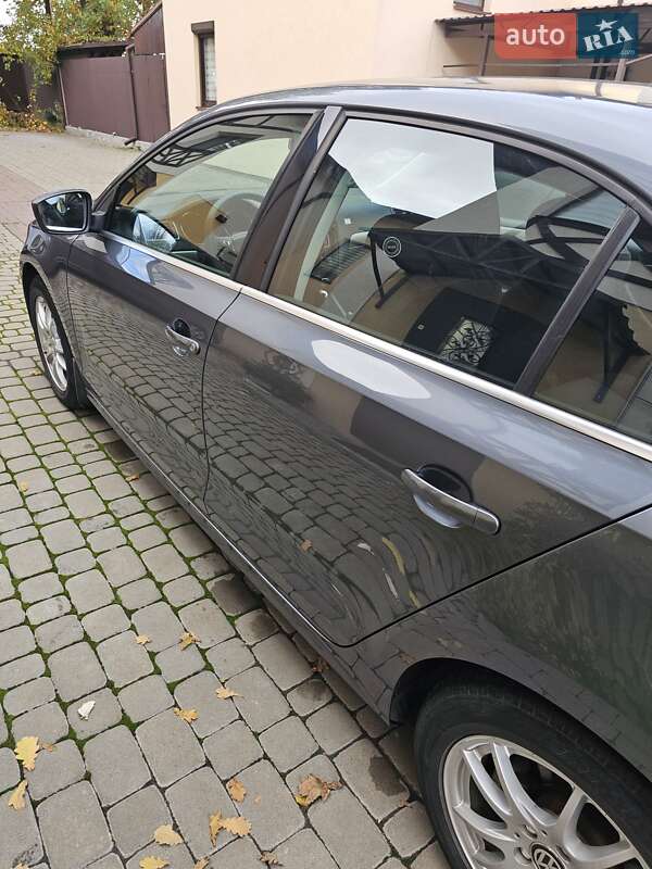 Седан Volkswagen Jetta 2016 в Черкассах