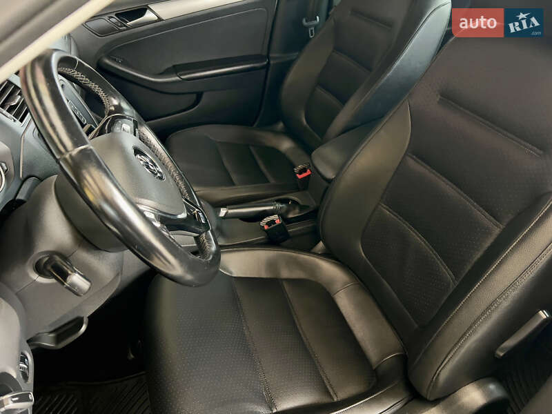 Седан Volkswagen Jetta 2014 в Александрие фото 10 Седан Volkswagen Jetta 2014 в Александрие