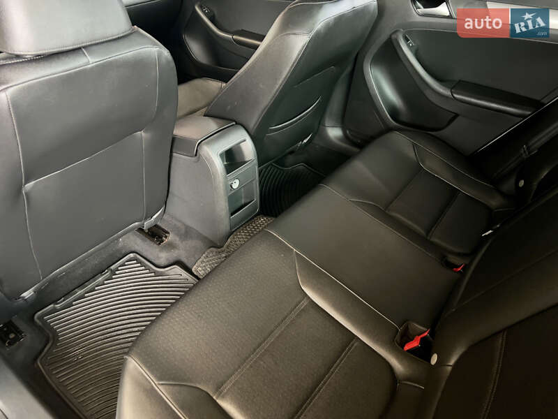 Седан Volkswagen Jetta 2014 в Александрие фото 14 Седан Volkswagen Jetta 2014 в Александрие