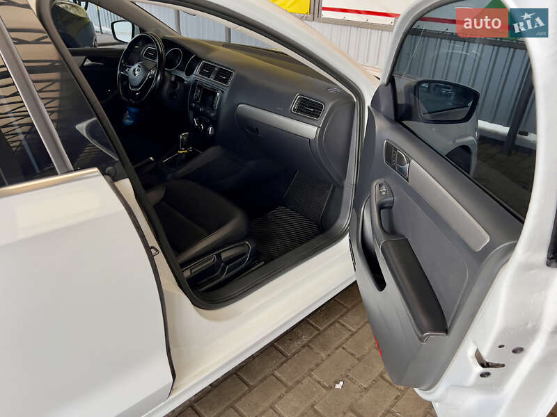Седан Volkswagen Jetta 2014 в Александрие фото 17 Седан Volkswagen Jetta 2014 в Александрие