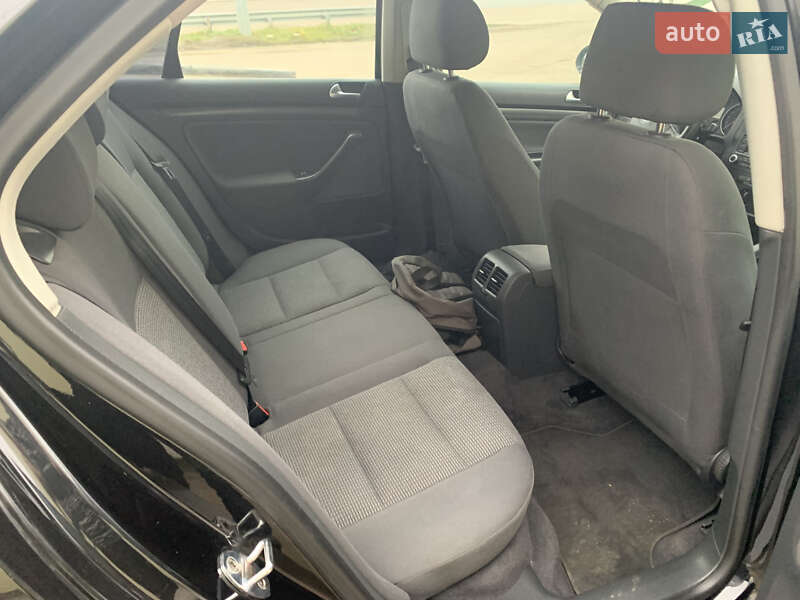 Седан Volkswagen Jetta 2006 в Черкассах