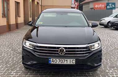 Седан Volkswagen Jetta 2019 в Ужгороді