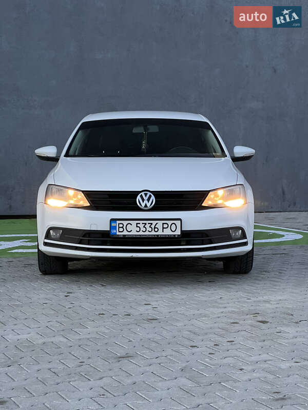 Седан Volkswagen Jetta 2016 в Львові