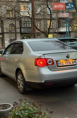 Седан Volkswagen Jetta 2008 в Днепре
