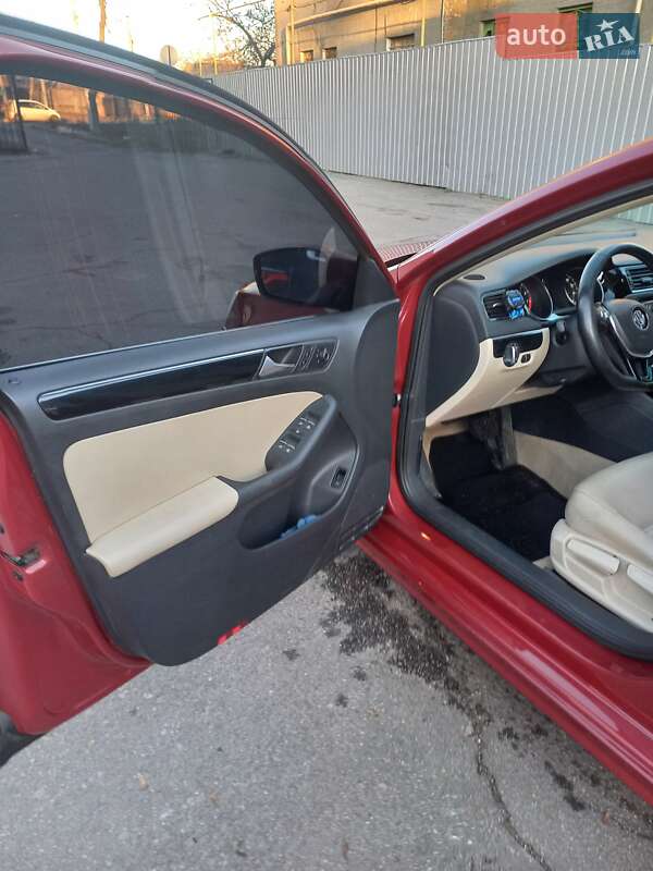 Седан Volkswagen Jetta 2016 в Кропивницькому