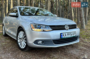 Седан Volkswagen Jetta 2014 в Житомирі