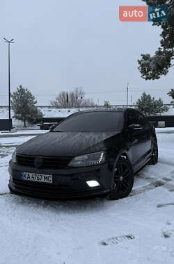 Седан Volkswagen Jetta 2016 в Вышгороде