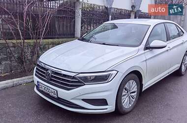 Седан Volkswagen Jetta 2018 в Хмельницькому