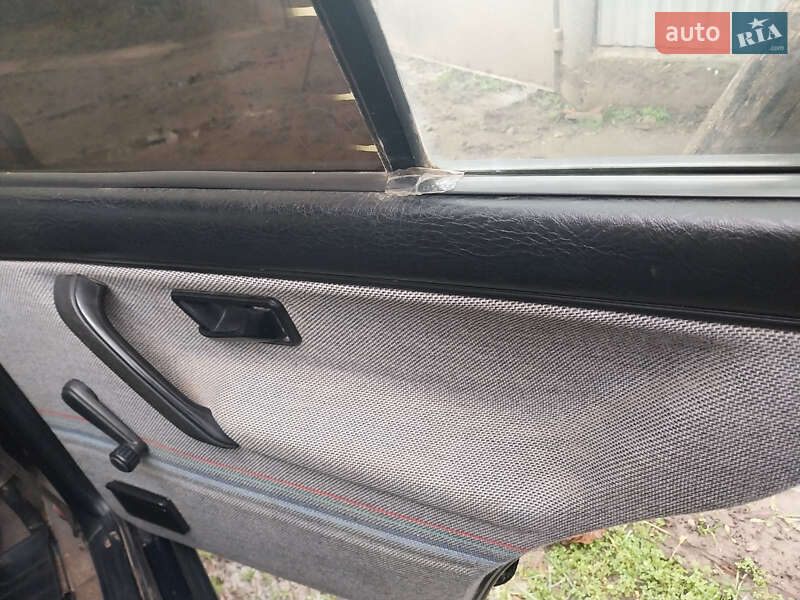 Седан Volkswagen Jetta 1989 в Черновцах