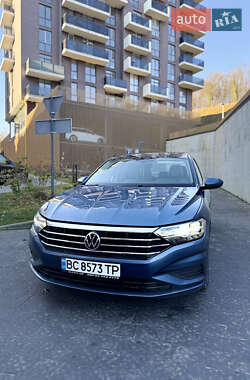 Седан Volkswagen Jetta 2019 в Львове