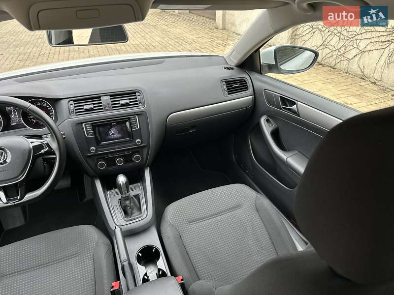 Седан Volkswagen Jetta 2016 в Одессе