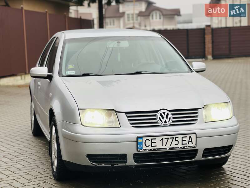 Седан Volkswagen Jetta 2004 в Чернівцях