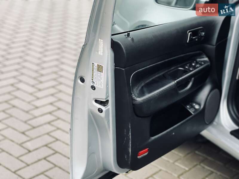 Седан Volkswagen Jetta 2004 в Чернівцях