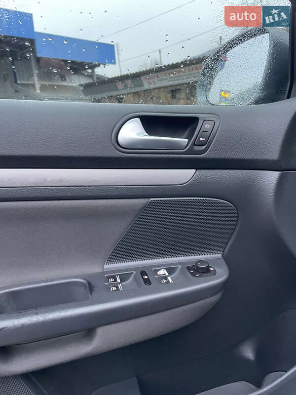 Седан Volkswagen Jetta 2006 в Косове