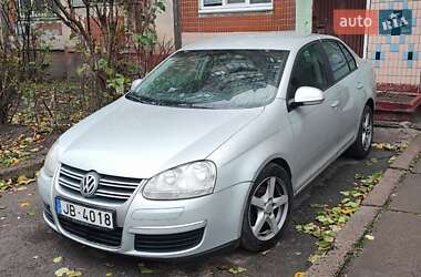Седан Volkswagen Jetta 2008 в Києві
