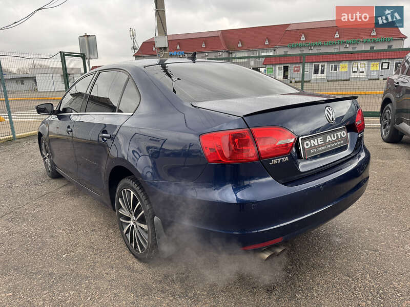 Седан Volkswagen Jetta 2012 в Києві