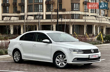 Седан Volkswagen Jetta 2016 в Киеве