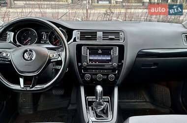 Седан Volkswagen Jetta 2016 в Киеве