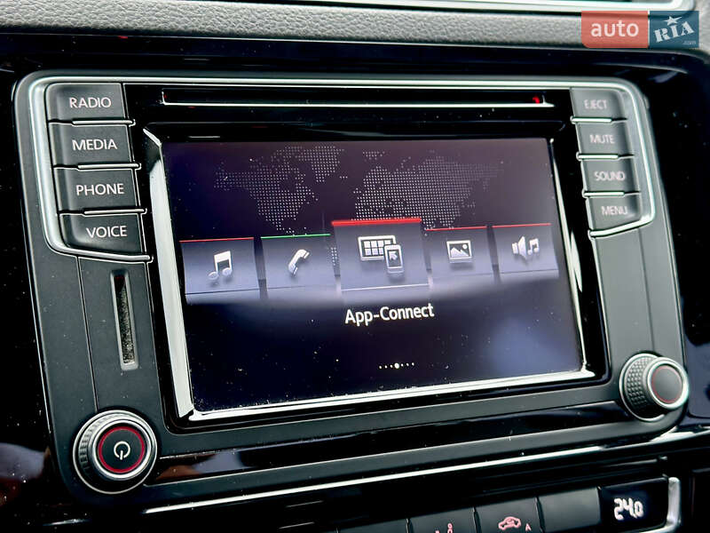 Седан Volkswagen Jetta 2016 в Киеве