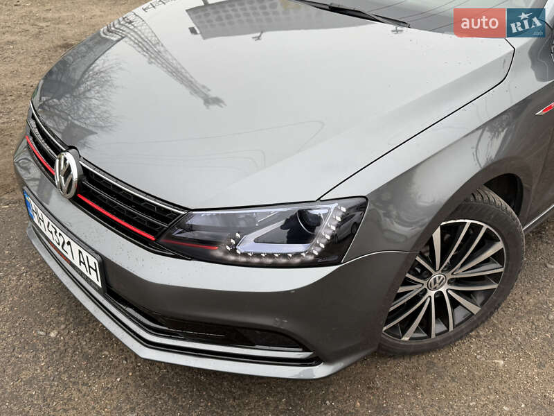 Седан Volkswagen Jetta 2016 в Одесі