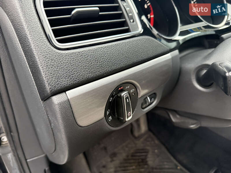Седан Volkswagen Jetta 2016 в Одесі
