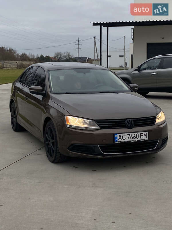 Седан Volkswagen Jetta 2013 в Луцьку