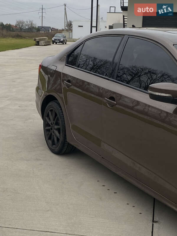 Седан Volkswagen Jetta 2013 в Луцьку