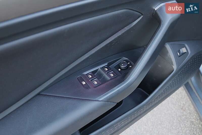 Седан Volkswagen Jetta 2018 в Києві