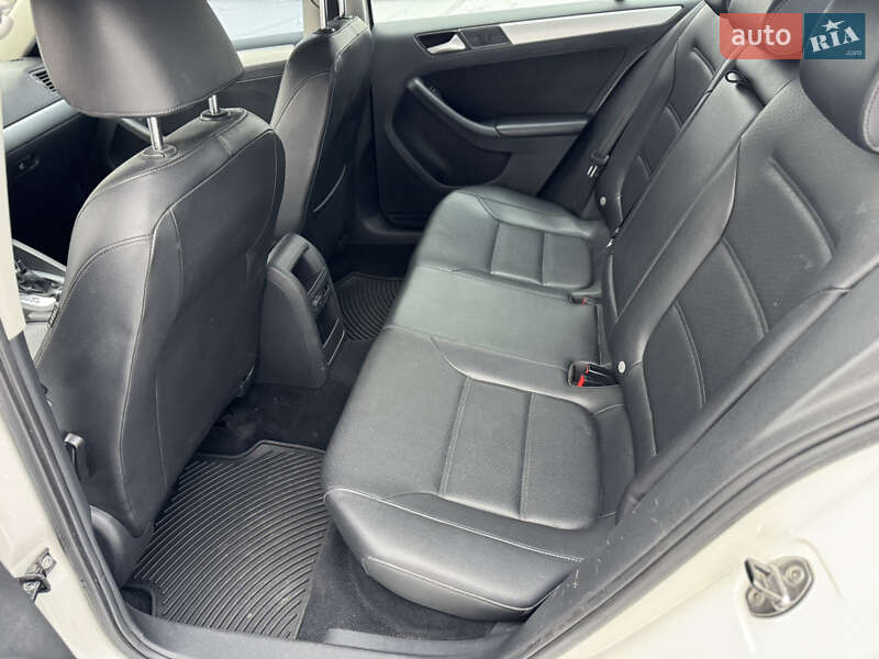 Седан Volkswagen Jetta 2013 в Кам'янському