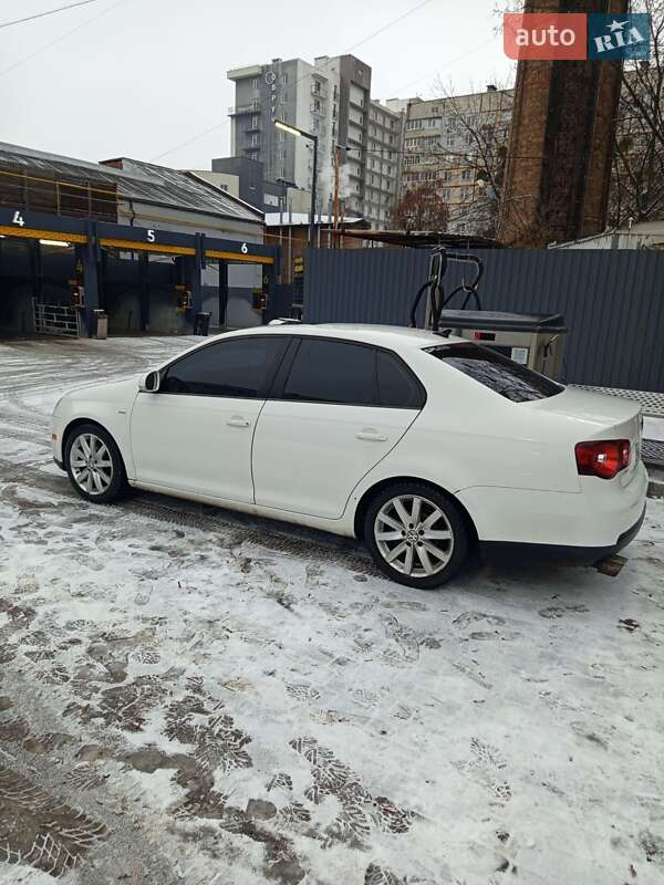 Седан Volkswagen Jetta 2009 в Харкові