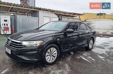 Седан Volkswagen Jetta 2018 в Киеве