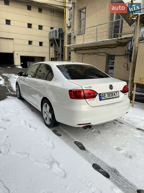 Седан Volkswagen Jetta 2011 в Дніпрі