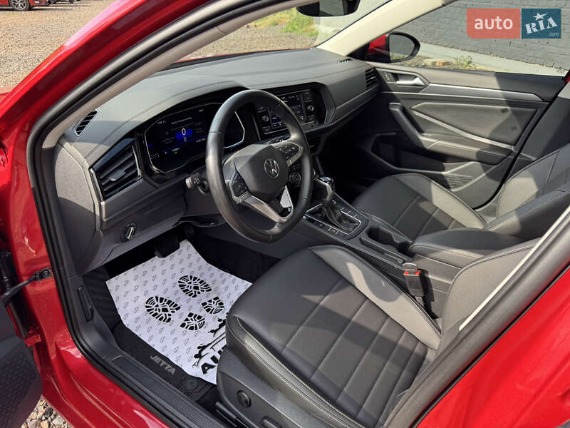 Седан Volkswagen Jetta 2022 в Луцьку