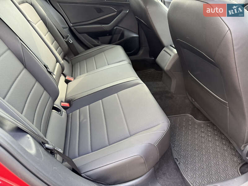 Седан Volkswagen Jetta 2022 в Луцьку