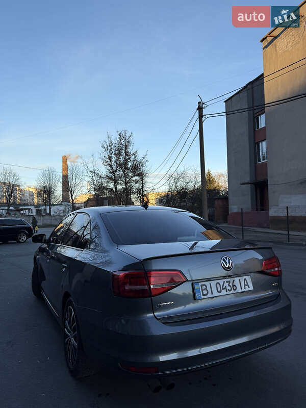 Седан Volkswagen Jetta 2015 в Києві фото 4 Седан Volkswagen Jetta 2015 в Києві